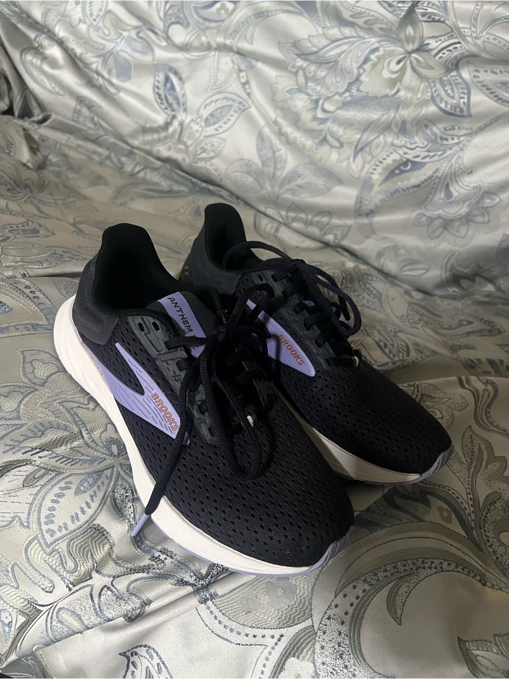 Brooks Women's Black and Light Purple Anthem Running Shoes